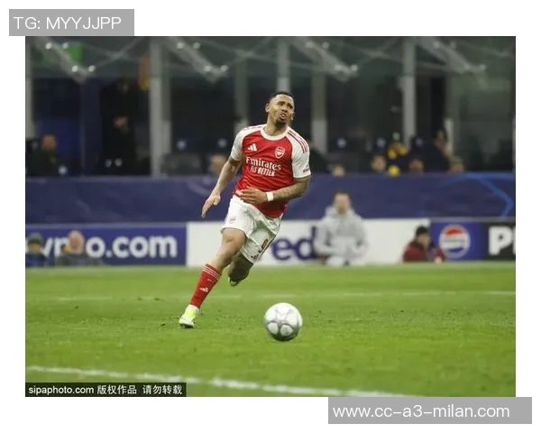 米兰冬季转会期计划引援后卫夏季关注马奎尔莱万热苏斯等球员